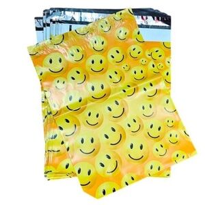 25 Smiley Face Polymailers 😊